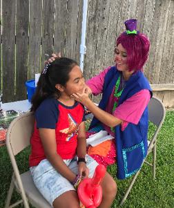 Clowns in Houston are always welcome at birthday parties to do face painting and balloon twisting.