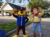 Hire a greatbteam of mascot costumed characters for your next Houston area celebration if you want great6 costumes and great games.
